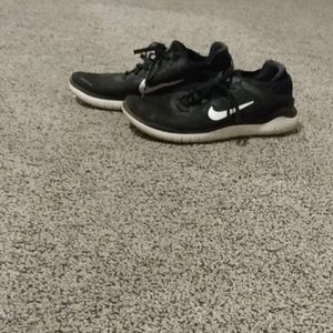 Nike shoes black still and good condition